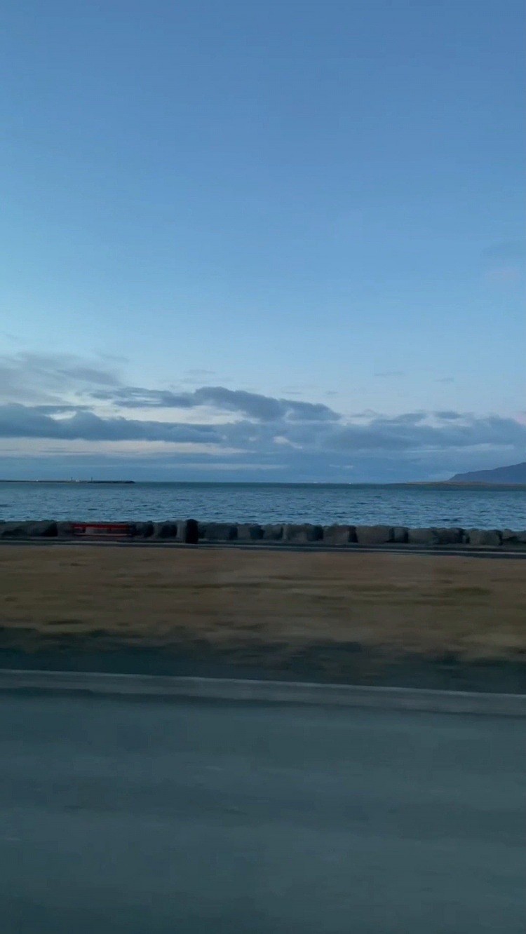 EDG三老只的明信片：来欣赏冰岛延绵的海岸线风光 - 1