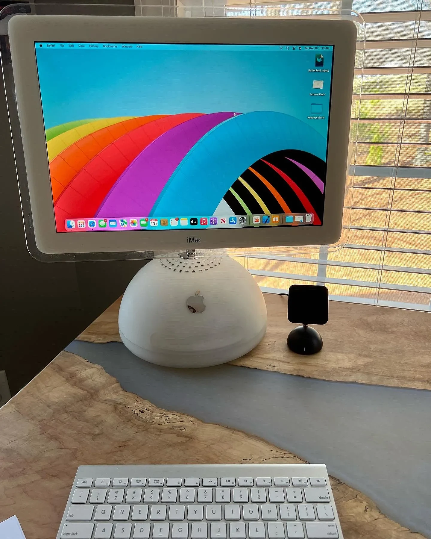 20年前的今天：苹果推出独特设计的iMac G4 - 3