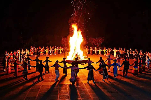 篝火节：鄂伦春族的璀璨之夜 - 1