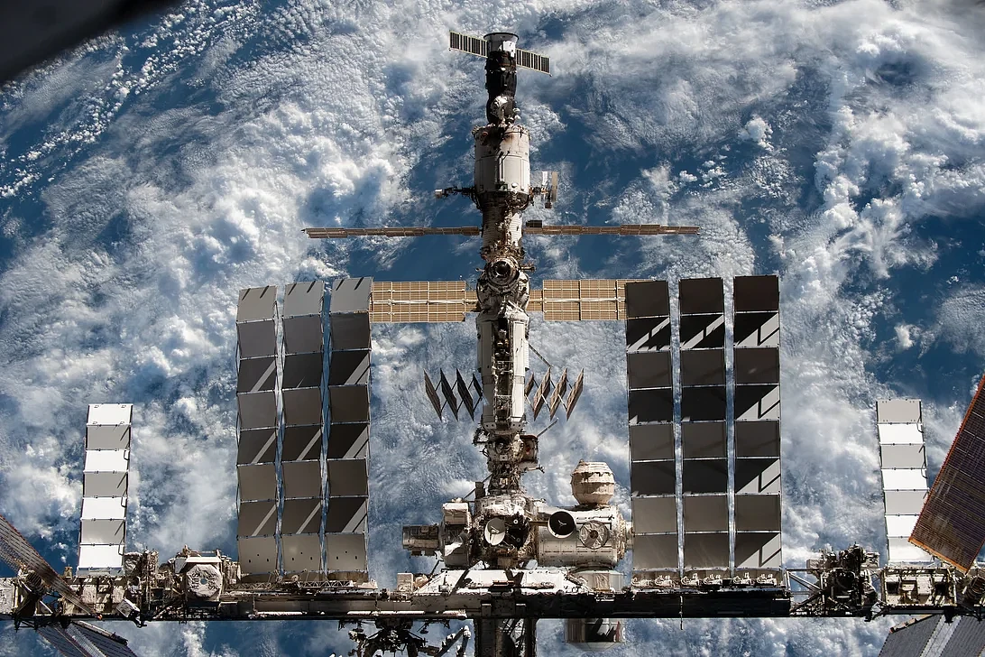 NASA公布新一批ISS近照：摄于Crew-2返回地球任务期间 - 10
