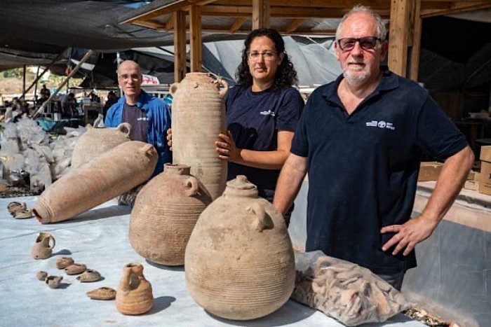 考古学家在以色列亚夫纳遗址发现中世纪葡萄酒厂废墟 - 3