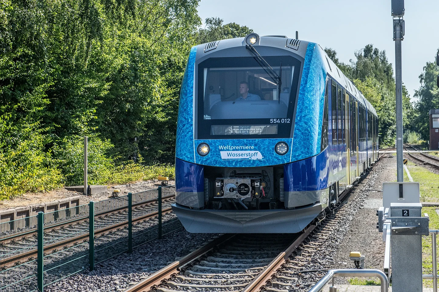 Coradia iLint氢动力列车在德国投入客运服务 - 5