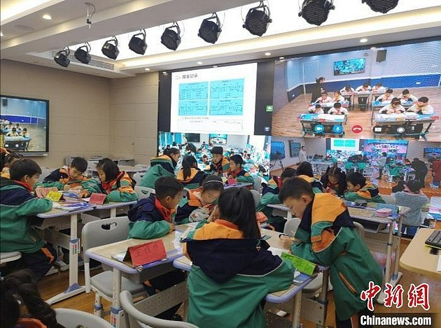 资料图：浙江一小学的课堂。 童笑雨 摄