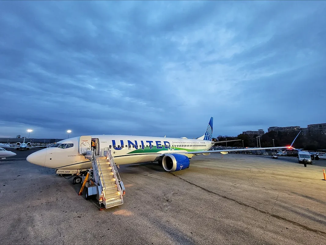 美联航创造新历史 使用100%可持续航空燃料的客运航班成功飞行 - 1