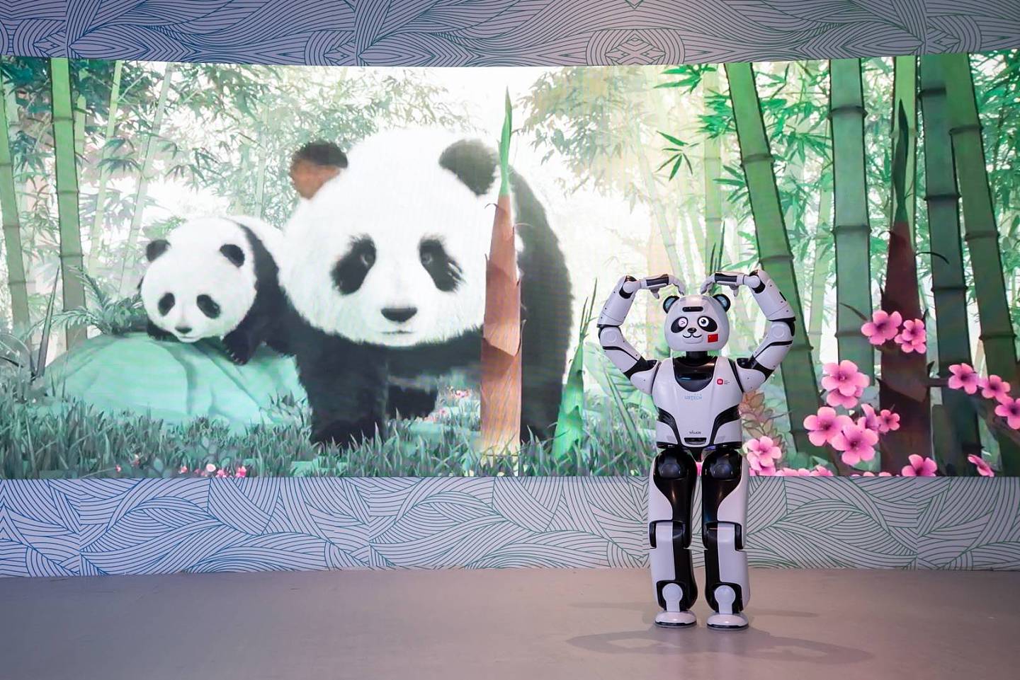 人工智能焕发传统文化新生，熊猫机器人优悠跨界“新春相声大会” - 5