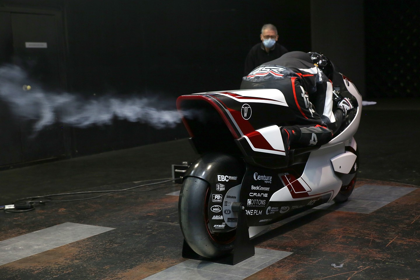 英国公司打造全球最快电动摩托车：采用激进的大洞技术 - 12
