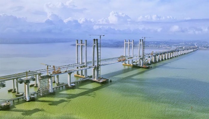 国内首座跨海高铁桥主桥合龙，设计时速350公里 - 1