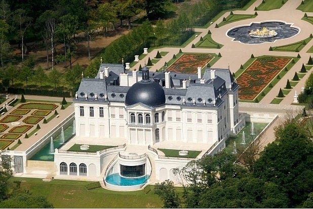 纽卡老板的2.3亿镑全球最贵城堡：占地5万平方英尺内有水族馆 - 1