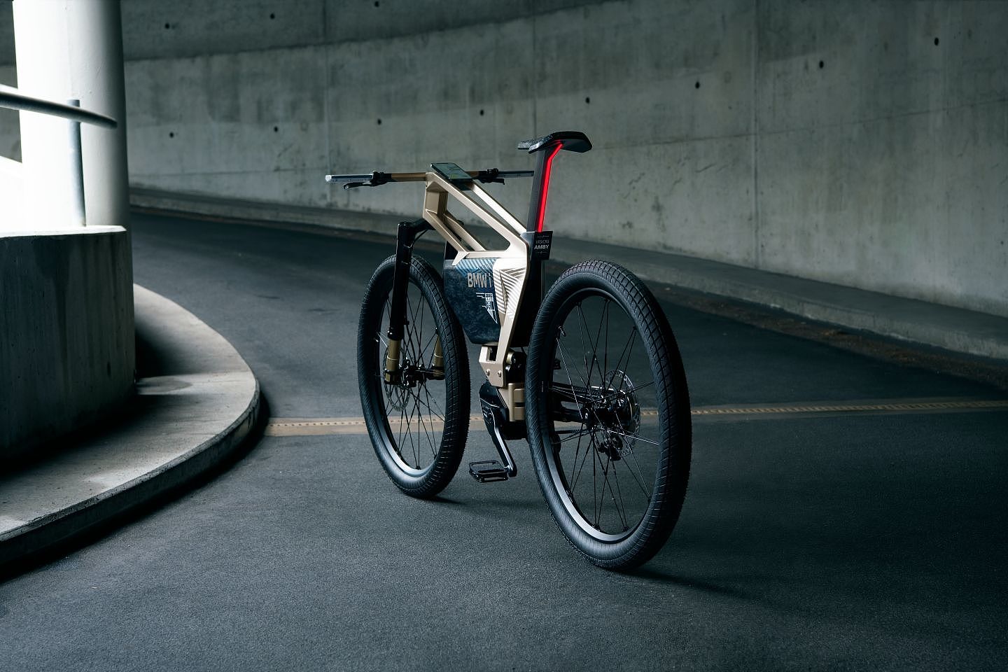 着眼电动自行车和摩托的未来移动：宝马展示两款电动摩托概念车 - 9
