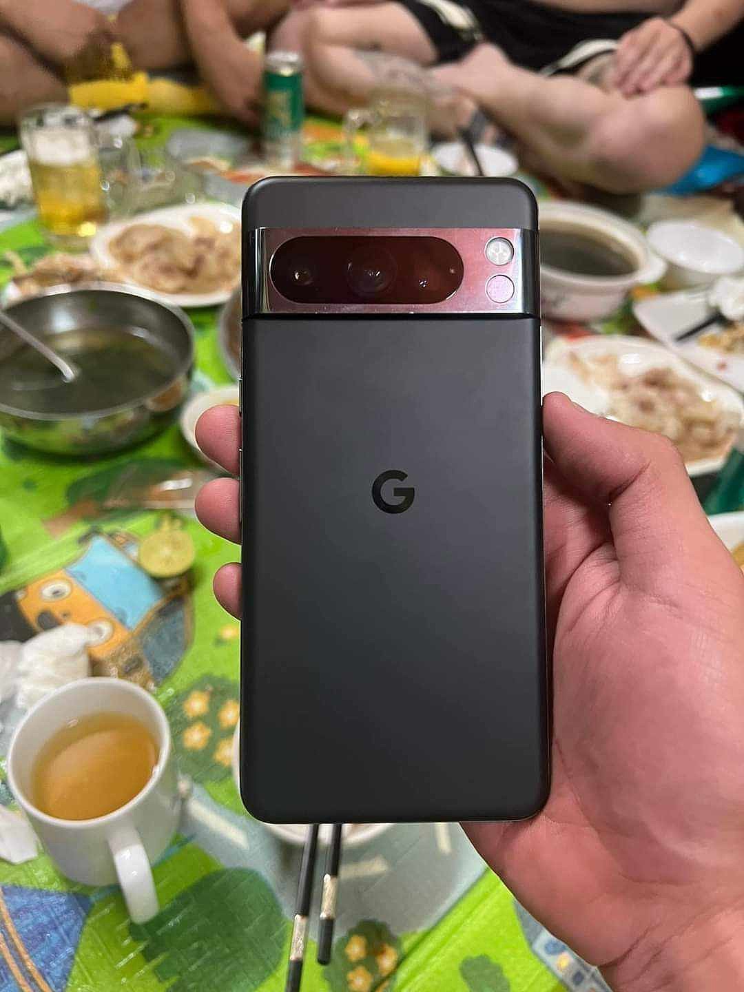 谷歌 Pixel 8 Pro 手机真机曝光 - 1