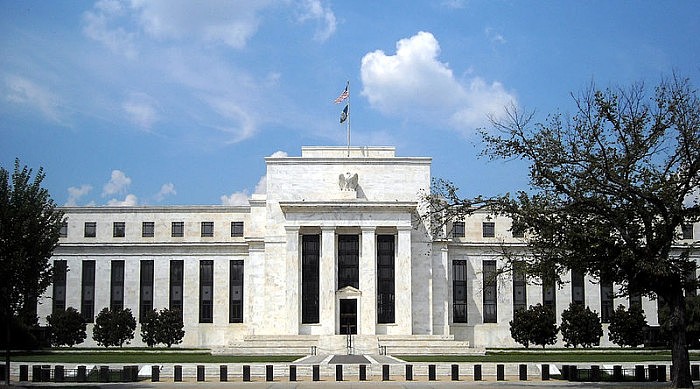 美联储经济学家警告：加密货币迅速崛起可能威胁美元地位 - 1