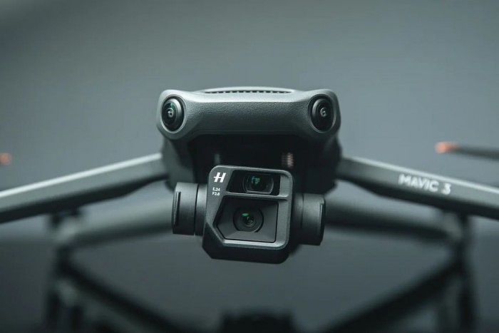 [图]大疆发布消费级摄像无人机Mavic 3：双摄设置 46分钟飞行时间 - 1
