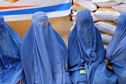阿富汗罩袍为什么是蓝色的 - 1