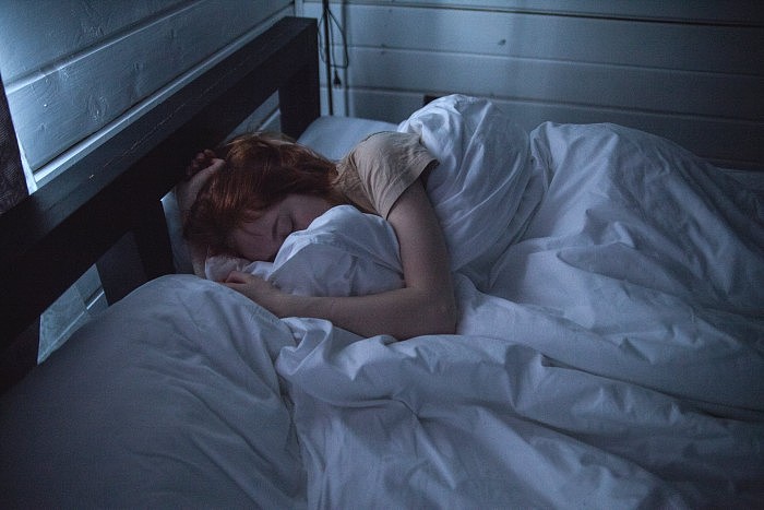 研究发现睡前听音乐会对睡眠产生影响 - 1