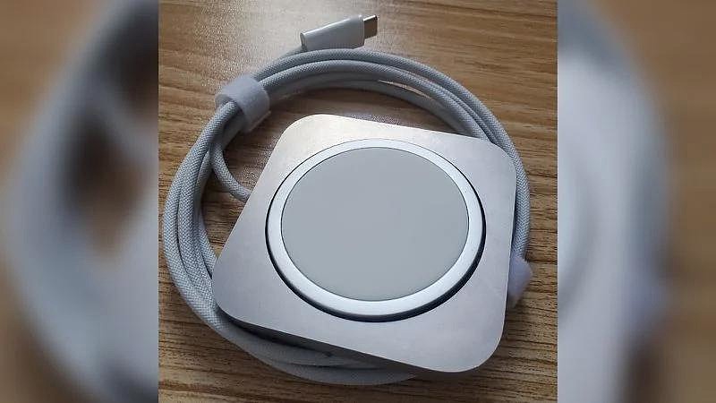 苹果尚未发布的 Apple Magic Charger 充电配件曝光 - 1