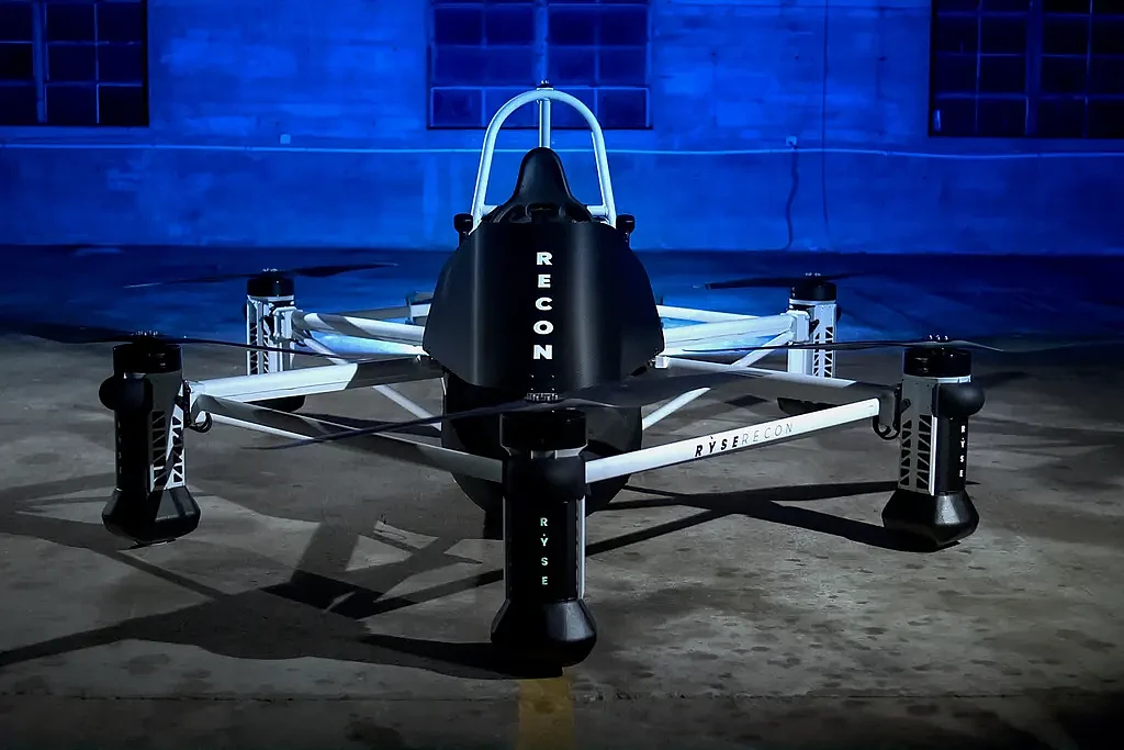 [视频]六旋翼超轻型飞机Recon eVTOL完成首次载人飞行测试 - 5