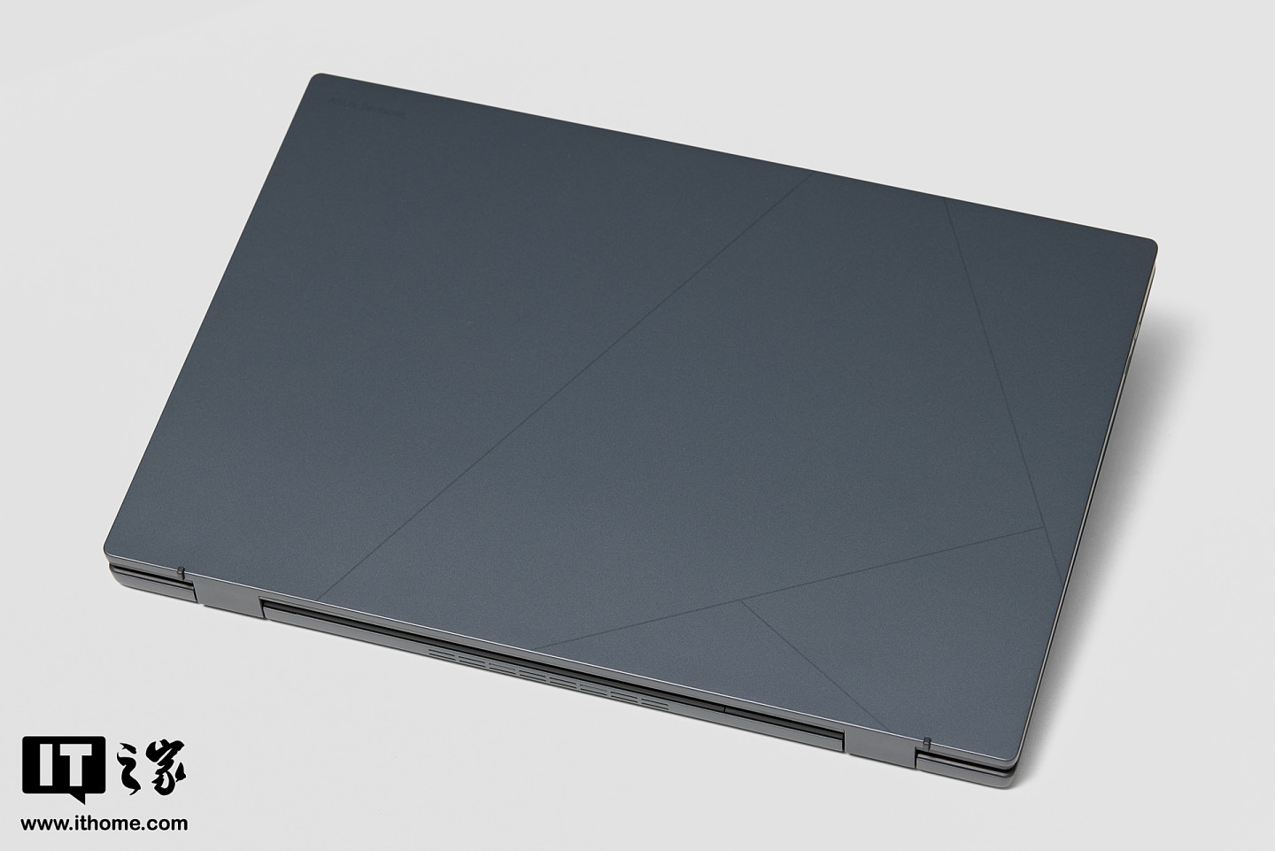 【IT之家开箱】全球首台 14 英寸 OLED 120Hz 高刷屏幕笔记本：灵耀 14 双屏图赏 - 20