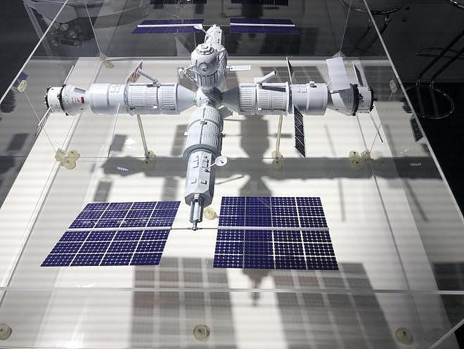 俄罗斯航天局首次公布新空间站实体模型 - 1