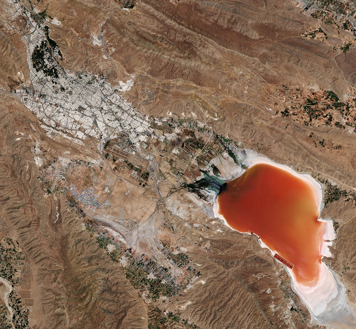 哥白尼哨兵2号《太空探索地球》系列：伊朗马哈洛湖湖 - 1
