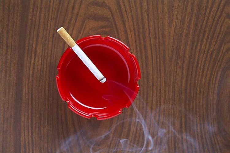 很多老烟民改抽“茶烟”了，用茶叶做烟比香烟更健康吗？真相来了 - 5