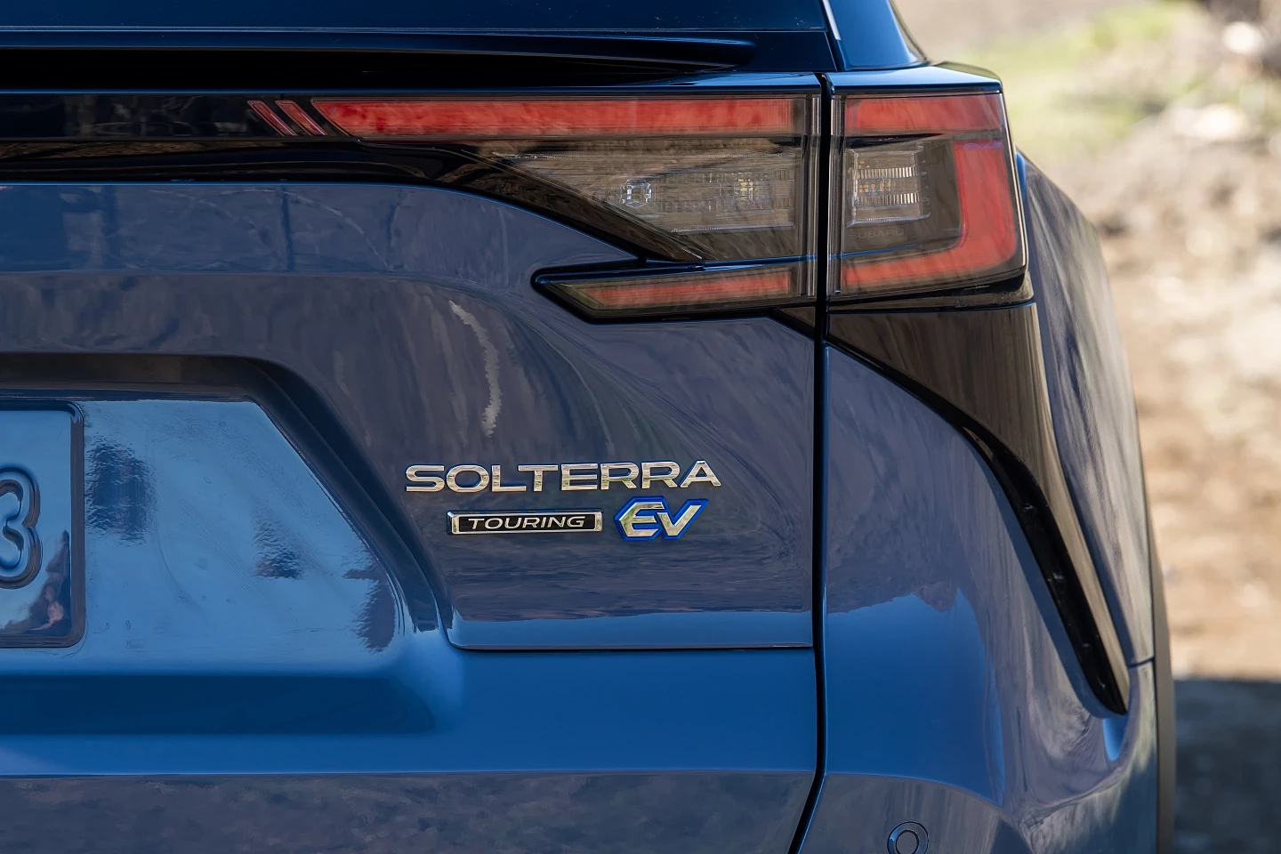 斯巴鲁推旗下首款电动汽车Solterra：跟丰田BZ4X共享一个平台 - 5