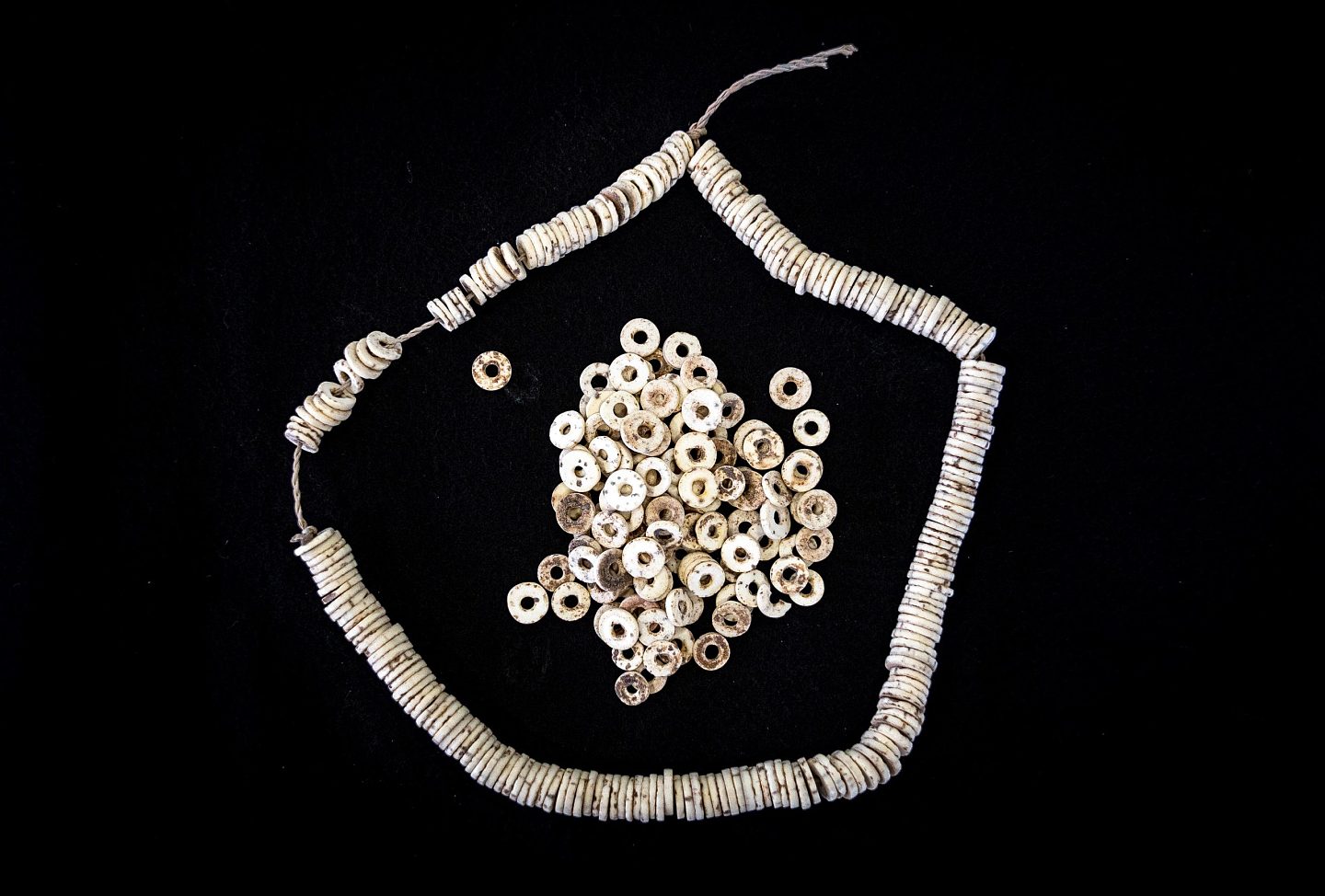 古老的鸵鸟蛋壳珠子揭示了非洲大陆跨度长达5万年的人类社会联系 - 1