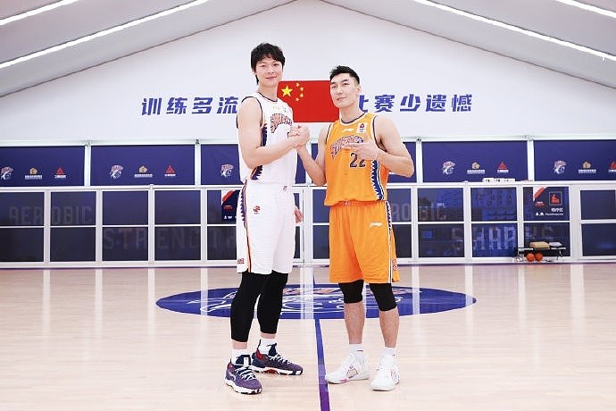 上海男篮官方：王哲林担任球队队长 可兰白克为副队长 - 2