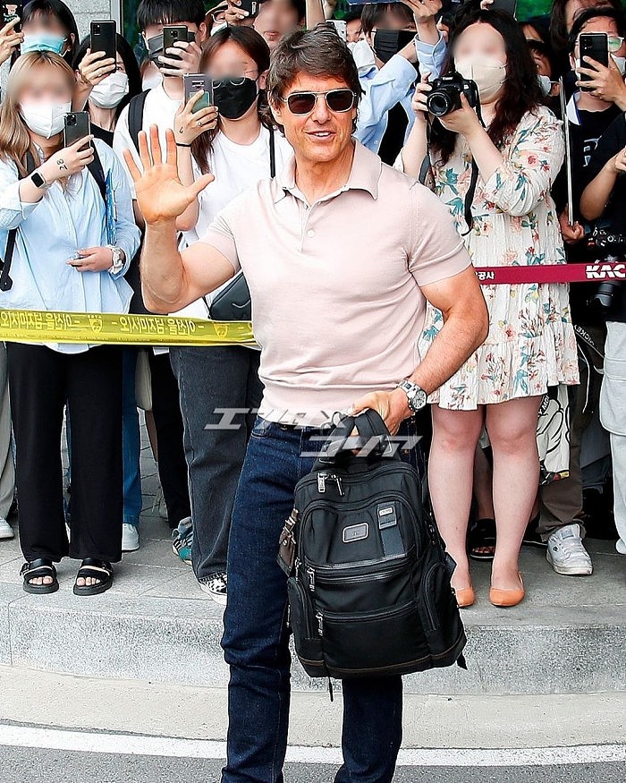 汤姆·克鲁斯飞抵韩国为《壮志凌云2》做宣传 全球范围内已获8.063亿美元票房 - 3