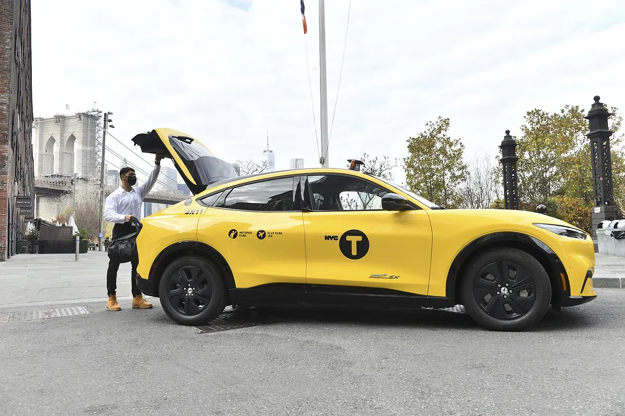 纽约市黄色出租车车队迎来新成员：福特Mustang Mach-E - 2