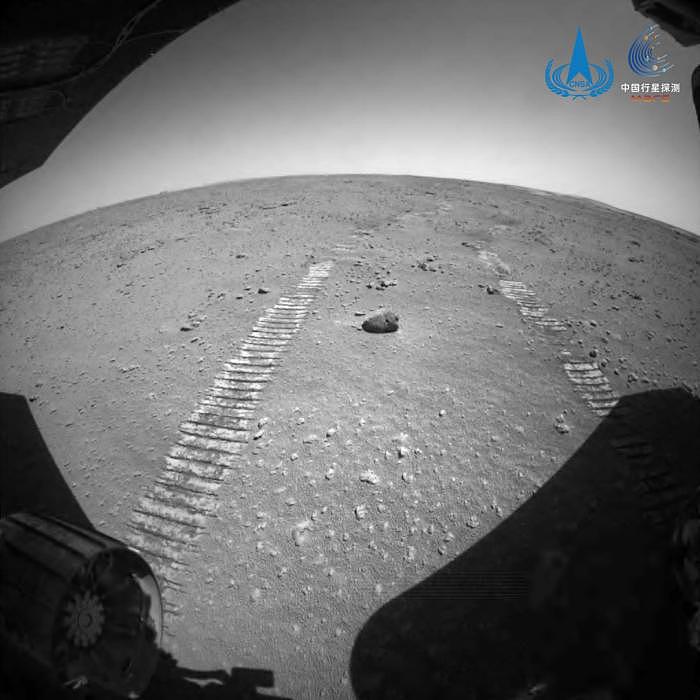 “祝融号”火星车完成既定探测任务 共获取约10GB原始数据 - 2