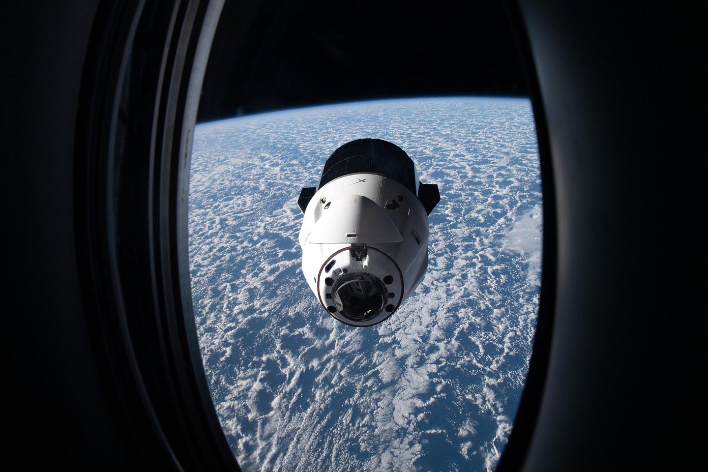 SpaceX货运龙飞船已带着科学货物完成溅落 - 1