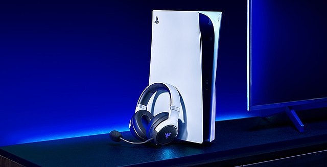 雷蛇发布PS5专用Razer HyperSense超感双无线耳麦和充电底座 - 1