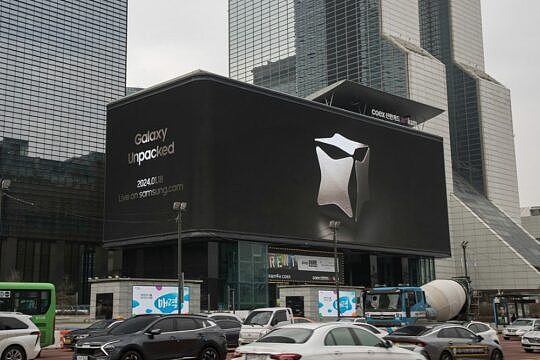 三星在全球各大城市竖起广告牌，预热 Galaxy S24 系列 AI 手机 - 2
