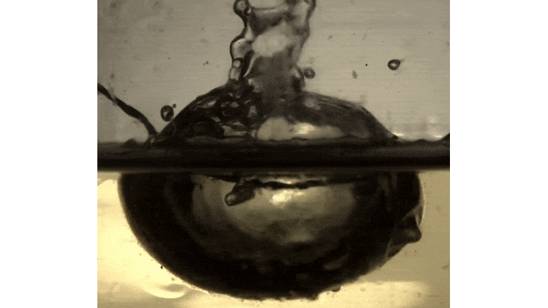 水滴碰到热油时发出的咝咝声可以揭示气穴的复杂物理现象 - 1