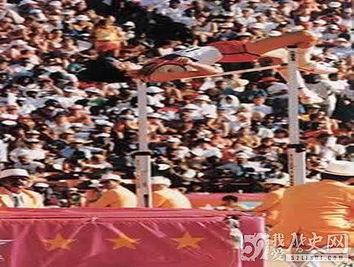 朱建华打破世界跳高纪录 - 1