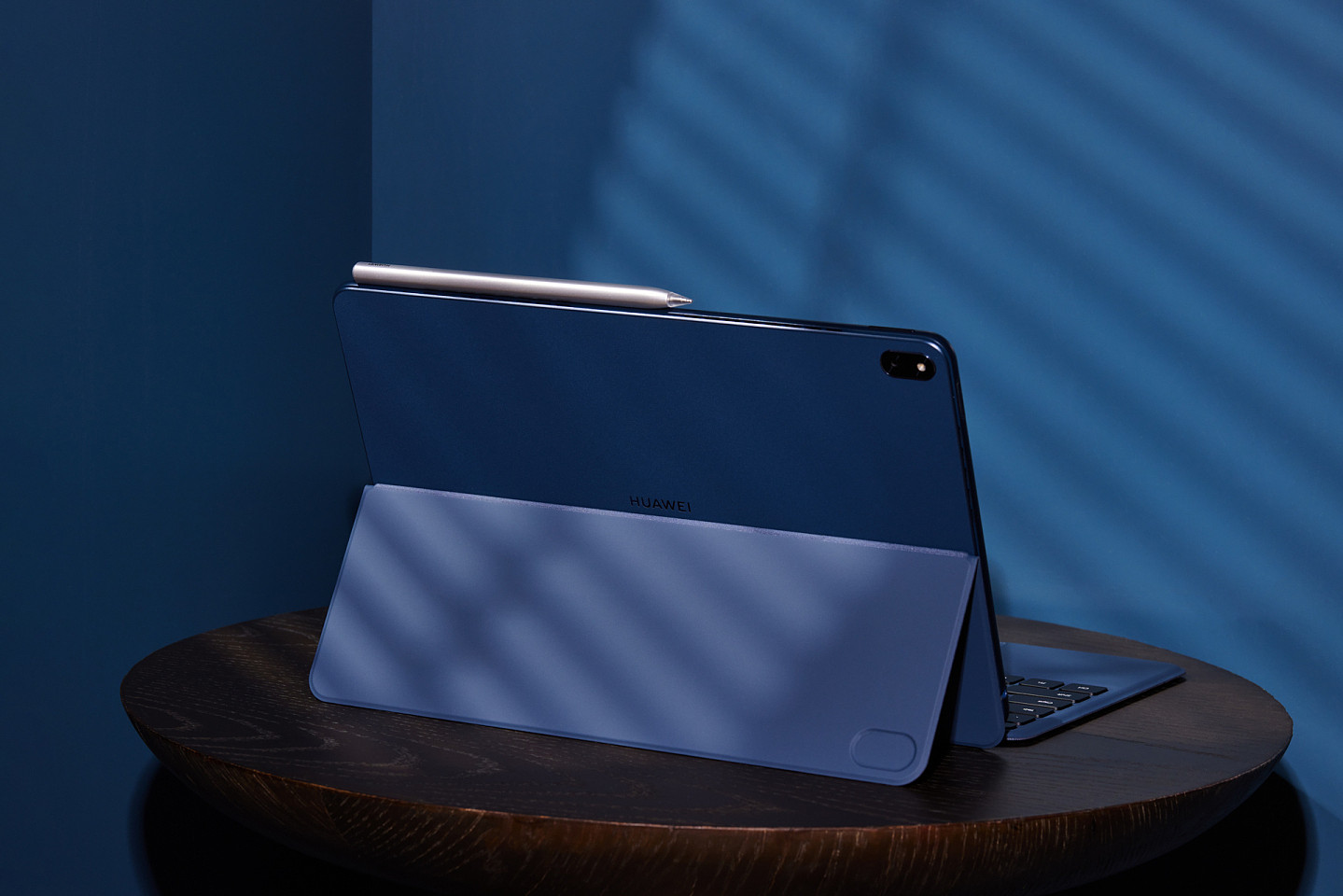 【IT之家开箱】华为 MateBook E 二合一笔记本图赏：OLED 原色全面屏，5999 元起 - 11