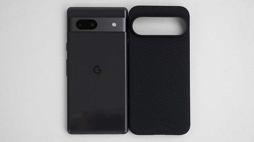 谷歌 Pixel 9 系列会有第三款机型，XL 版手机保护套曝光 - 11
