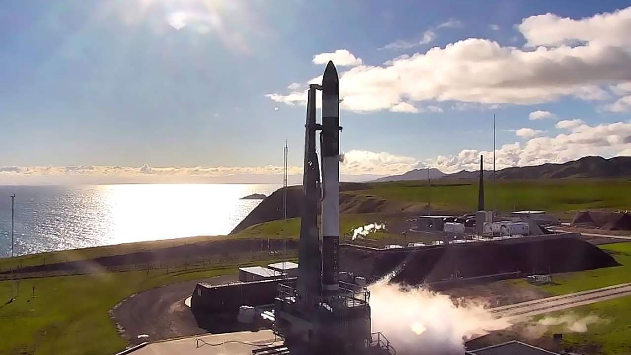 Rocket Lab在5月任务失败后再次尝试发射火箭 为美国太空部队成功发射载荷 - 2