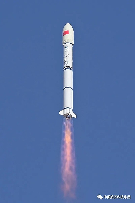 “一箭三星” 长二丙/远征一号S成功发射低轨通信试验卫星 - 2