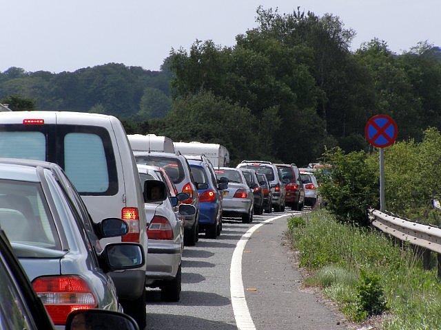 Bank_holiday_weekend_traffic_jam_on_the_A31(T),_New_Forest_-_geograph.org.uk_-_446343.jpg