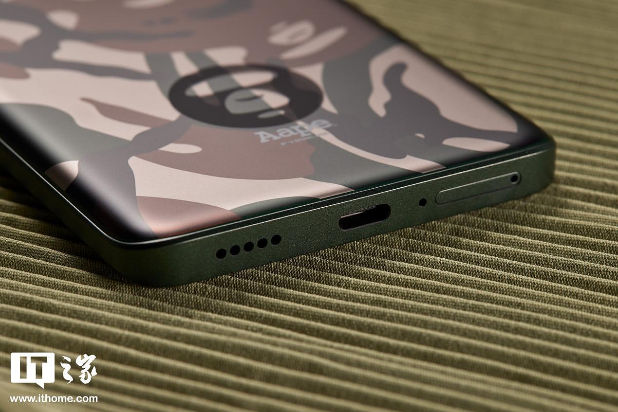 【IT之家开箱】Redmi Note 13 Pro + AAPE 潮流限定版手机图赏：经典迷彩风 - 10