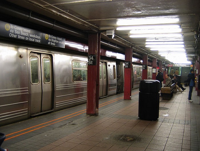 793px-Nyc_subway_34st_station.jpg