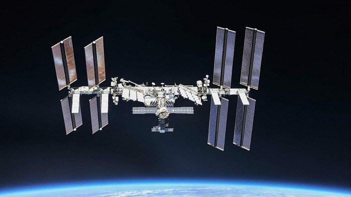 国际空间站将调整轨道高度 准备迎接电影摄制组 - 1