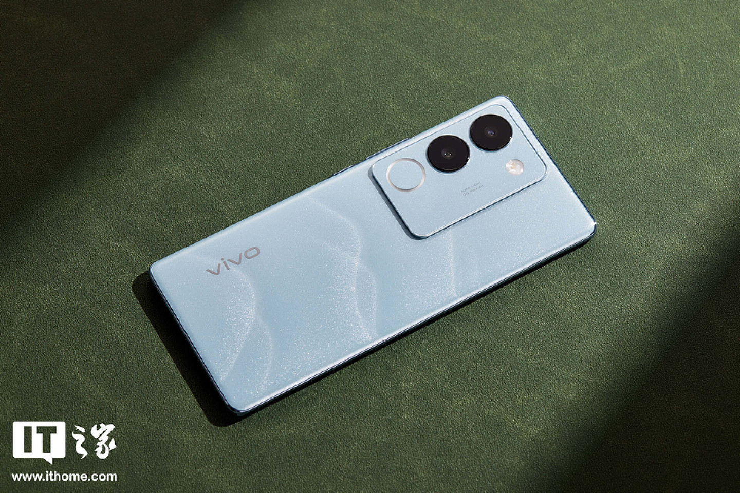 vivo S17 Pro 系列手机预热：前置 50MP 90° 广角自拍相机，后置 2 倍人像镜头 - 3
