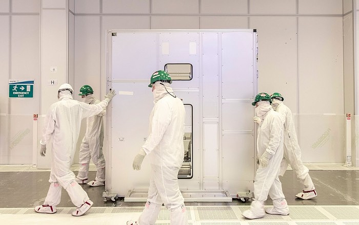 Intel EUV极紫外光刻设备进入爱尔兰厂 冲刺“4nm”工艺 - 1