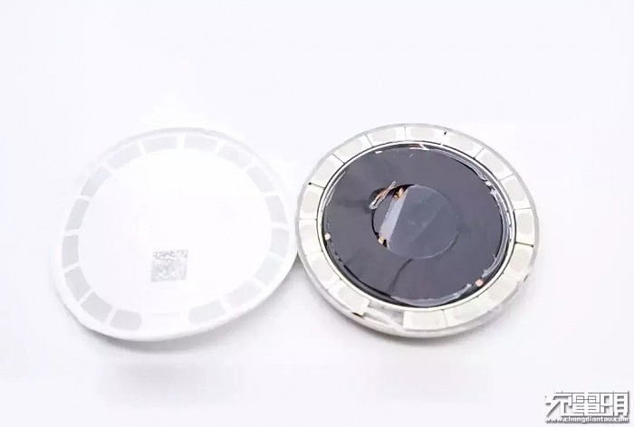 苹果推出无面盖的C222x磁吸无线充电模组 解锁个性化设计 - 2