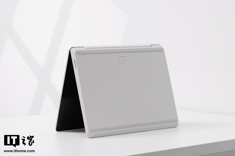【IT之家开箱】微软 Surface Laptop Go 2 亮铂金图赏 - 6