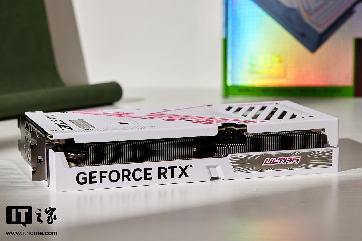 【IT之家开箱】iGame GeForce RTX 4060 Ti Ultra W DUO OC 8GB 图赏：精致时尚波普设计，小巧方正超强兼容 - 6