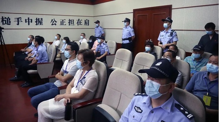 江西民警盗用嫌疑人微信消费案一审宣判：获刑三年零三个月 - 2