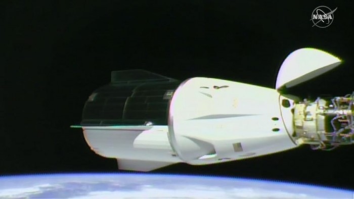 Dragon-Endurance-Spacecraft-After-Hatch-Closed.jpg